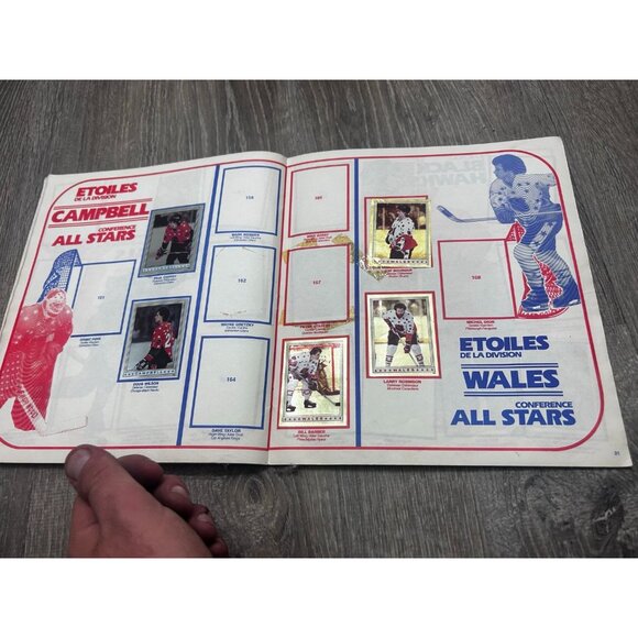 1982 O-Pee-Chee NHL Hockey Sticker Album Book Gretzky Foils Cover - Picture 6 of 8